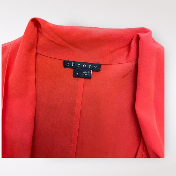 Theory Women’s Red Silk Pleated Scoop neck business casual blouse Size P - Picture 2 of 7